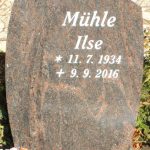 Hochstein aus Aruba, vertiefte Inschrift lichtgrau getönt