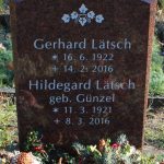 Hochstein aus Vanga, vertiefte Inschrift lichtgrau getönt