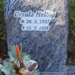 Hochstein aus Orion, vertieft erhabene Inschrift und teilplastische Rose